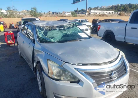 2013 Nissan Altima 2.5 S z USA, uszkodzony, nr VIN 1N4AL3AP9DN556279